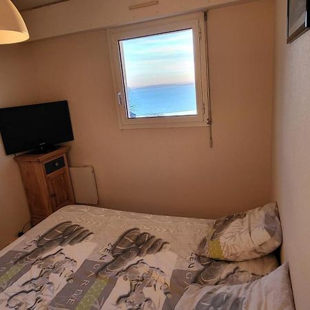 Appartement Les Pieds Dans L'Eau Сен-Каст-льо-Гилдо Екстериор снимка